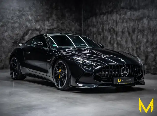 Mercedes-Benz Amg GT view 3