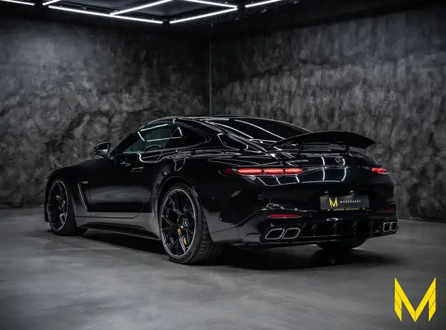 Mercedes-Benz Amg GT view 4