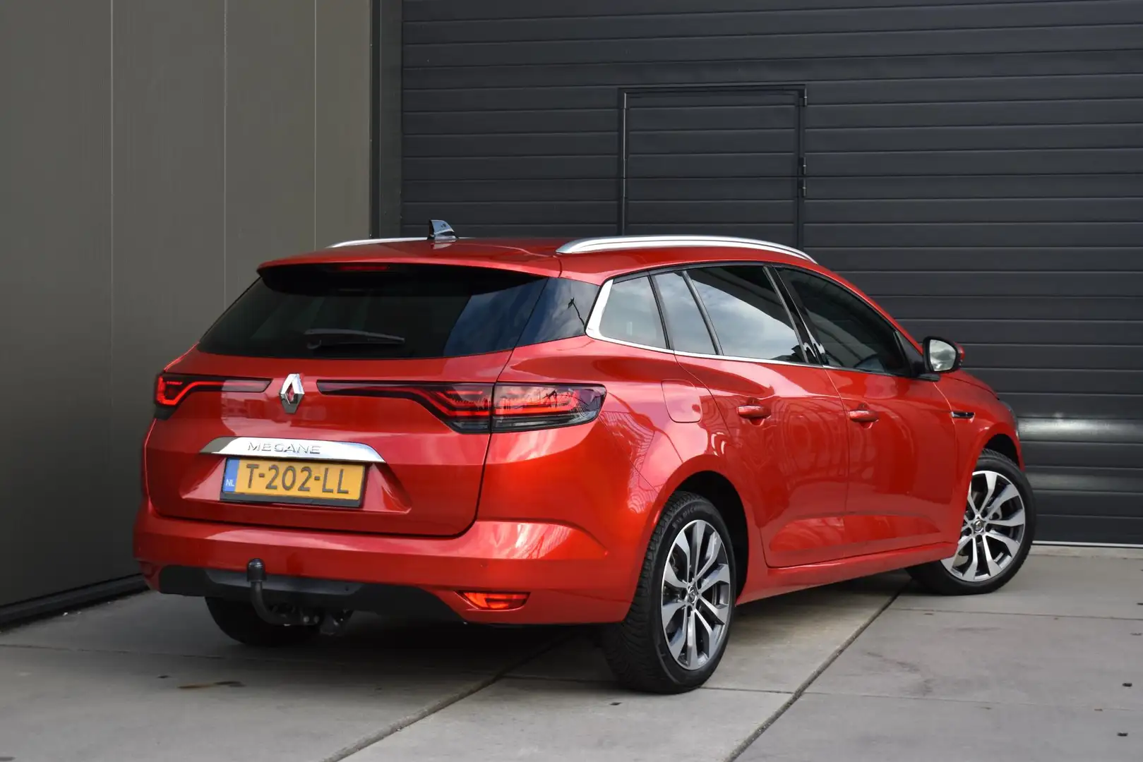 Renault Megane Estate TCe 140 EDC Techno | AUTOMAAT | TREKHAAK | Rood - 2