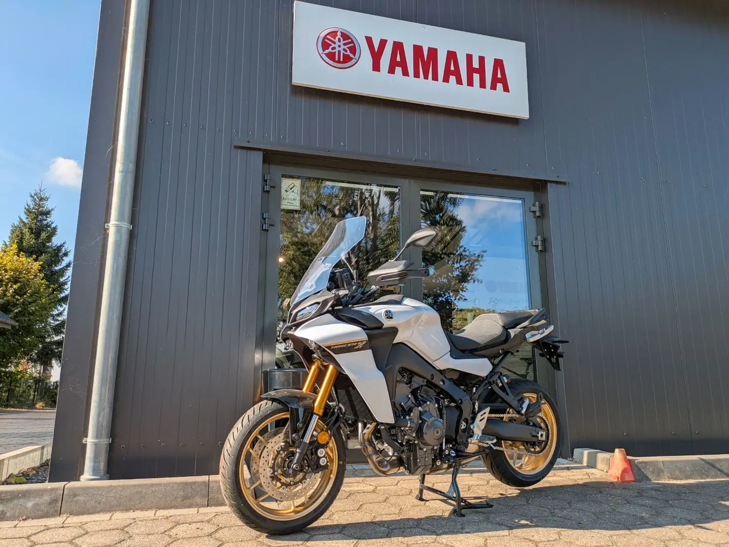 Yamaha Tracer 9 GT Blanco - 1