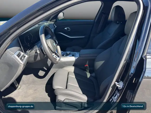 BMW 3 Series view 12
