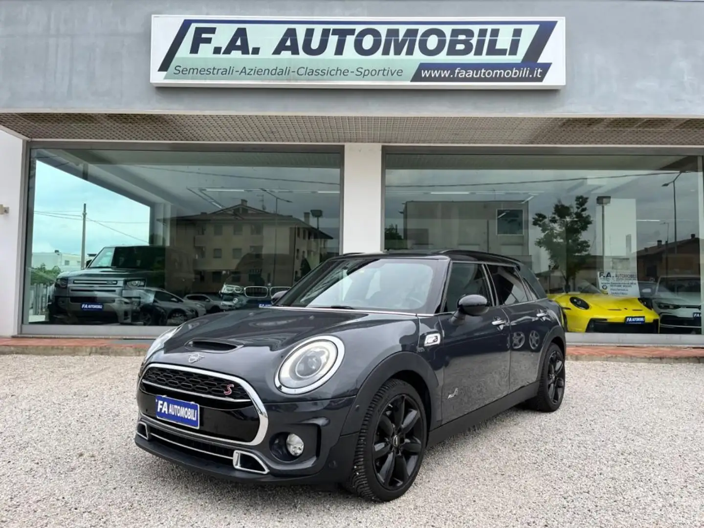 MINI Cooper SD Clubman 2.0 Hype ALL4 Automatica JCW Grigio - 1