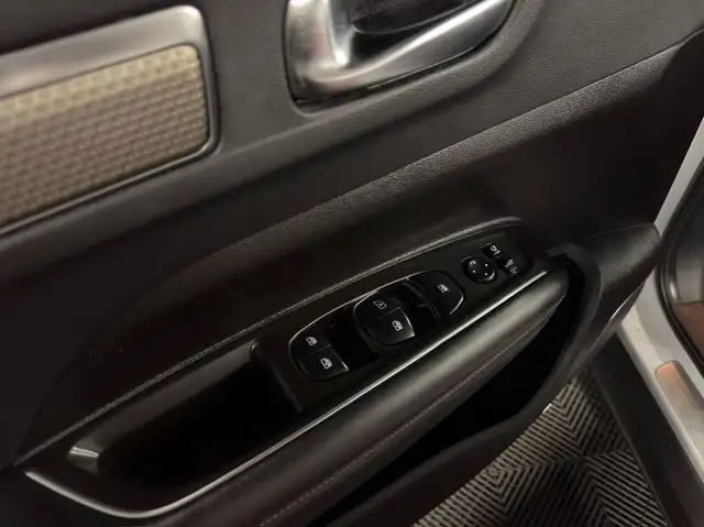 Renault Koleos view 13