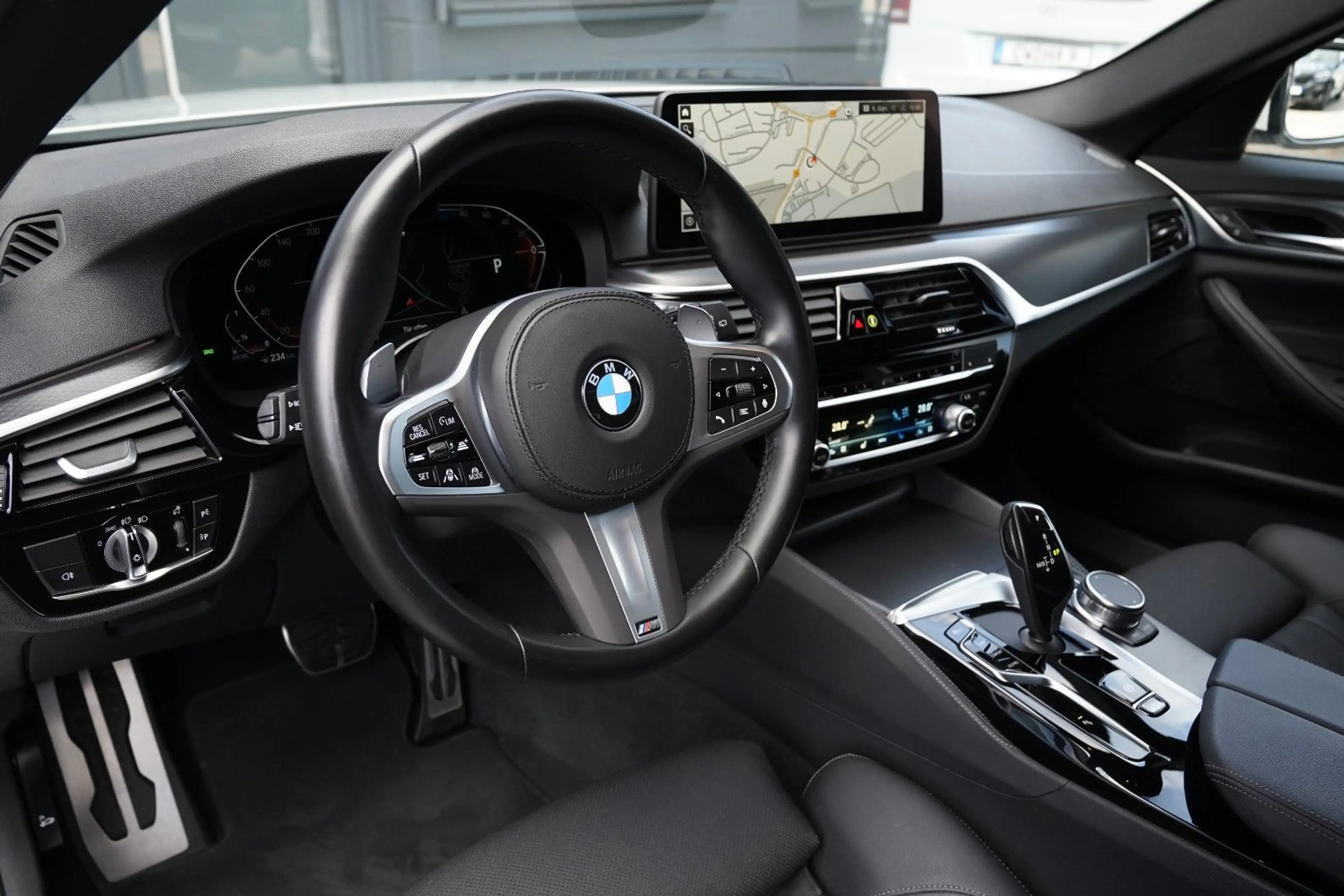 BMW 520 d M Sport Pro LC Prof-ad.LED-LederACC-Kamera — photo 9