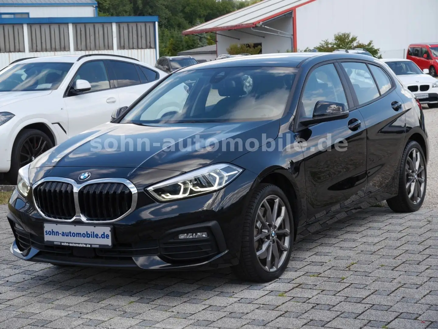 BMW 120 d Advantage Automatik/Navi/LED/HUD/SHZ/PDC/18 Schwarz - 2
