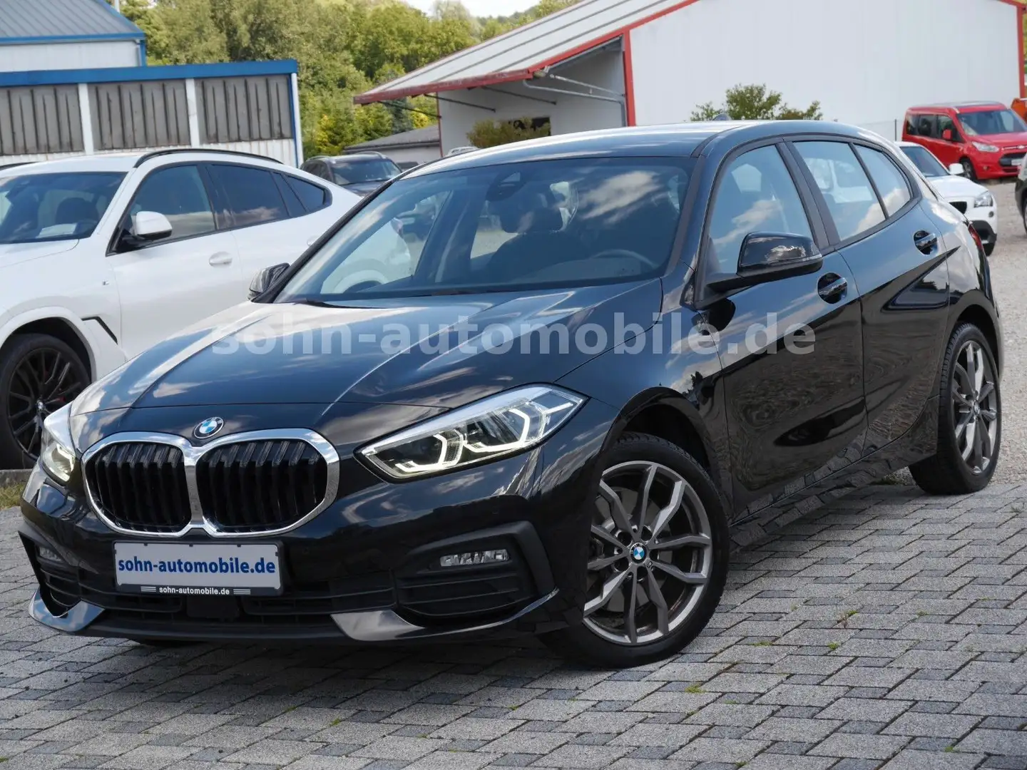 BMW 120 d Advantage Automatik/Navi/LED/HUD/SHZ/PDC/18 Schwarz - 1
