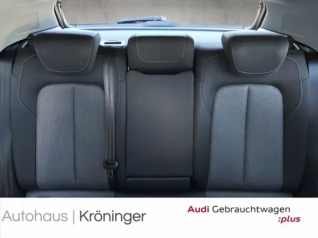 Audi Q2 view 10