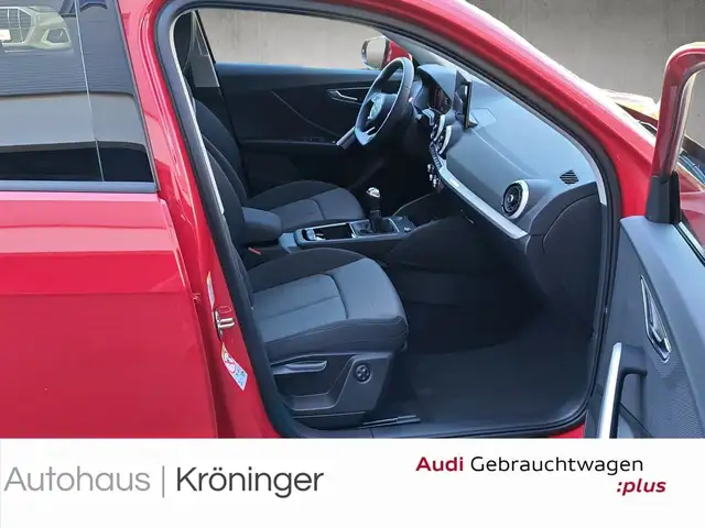 Audi Q2 view 9
