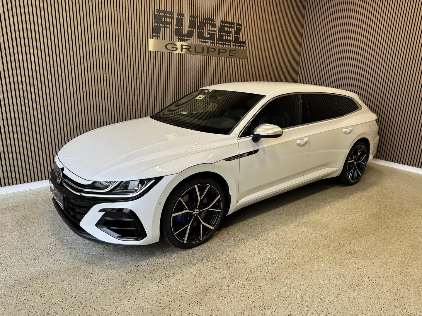 Volkswagen Arteon SB 2.0 TSI 4M DSG R IQ.LIGHT|AHK|Nappa|20Z Weiß - 2