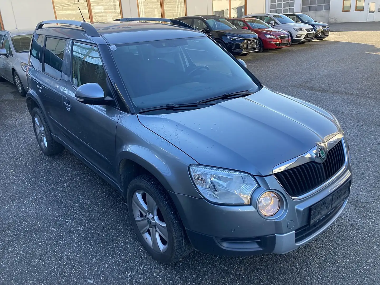 Skoda Yeti Experience 110PS.TDI ALLRAD Grau - 2