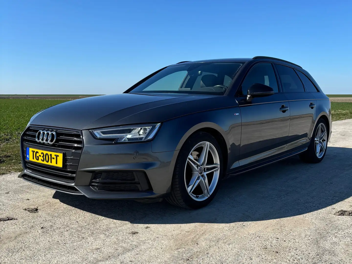 Audi A4 A4 1.4 avant s-line black edition Grigio - 1