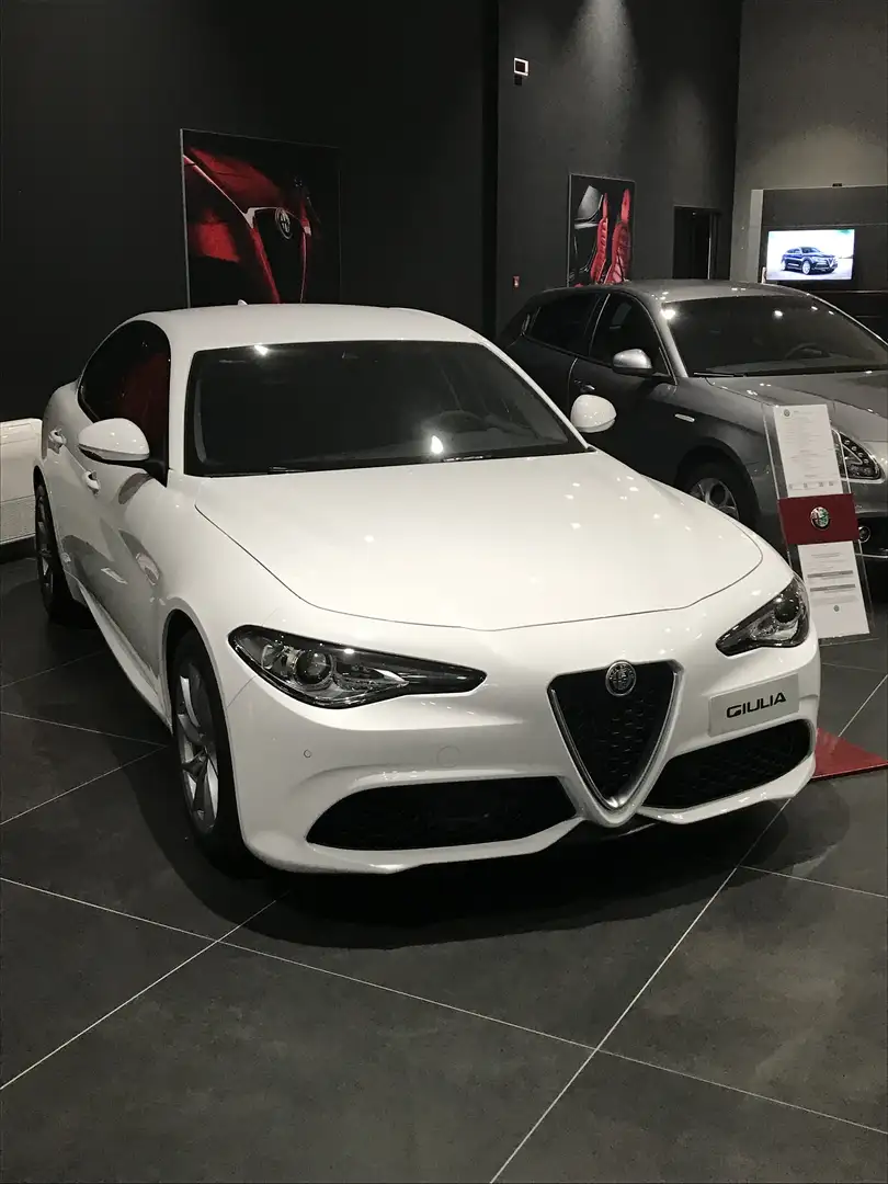 Alfa Romeo Giulia 2.2 t Sport Edition 180cv auto - 2