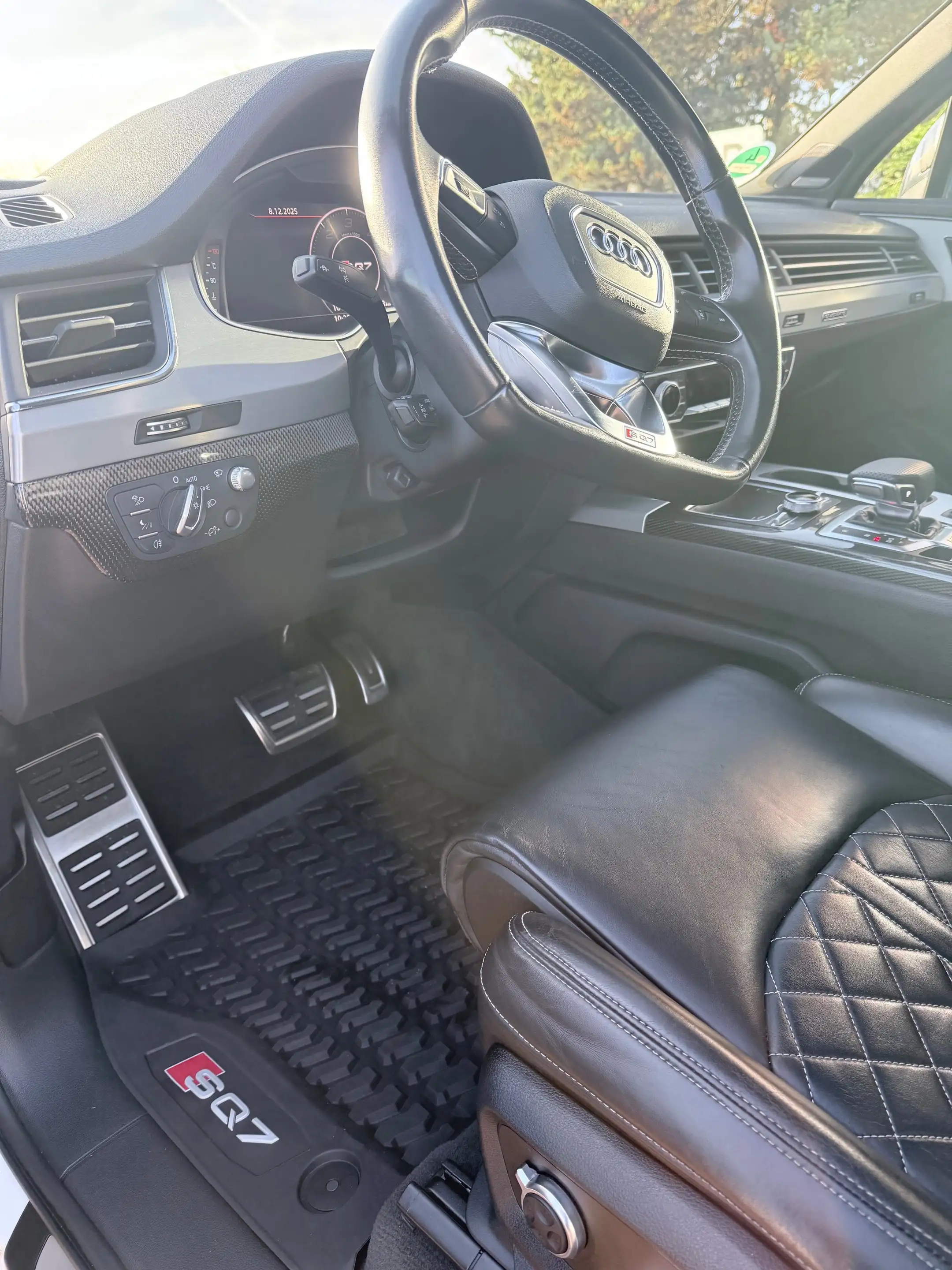 Audi SQ7 4.0 TDI quattro — photo 12