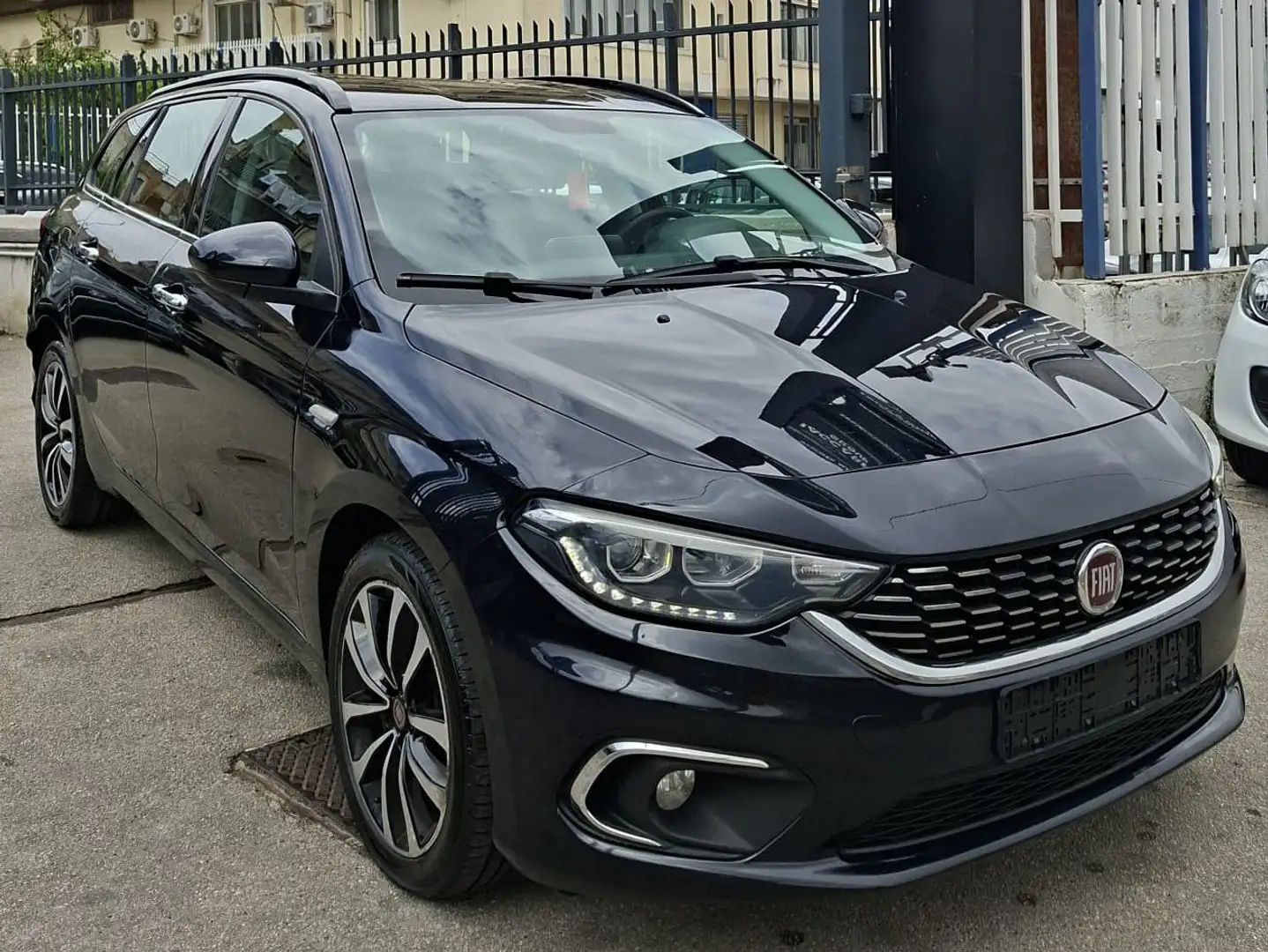 Fiat Tipo Tipo SW 1.3 mjt Lounge s Negro - 1