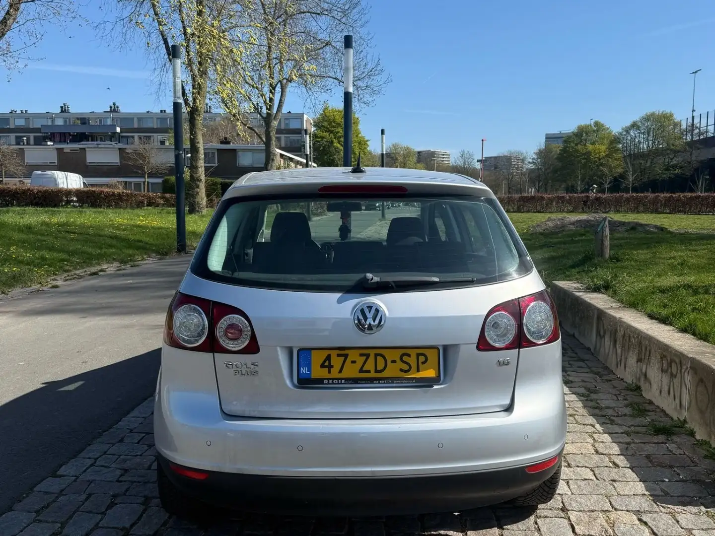 Volkswagen Golf Plus 1.6 Comfortl. Bns Grijs - 2