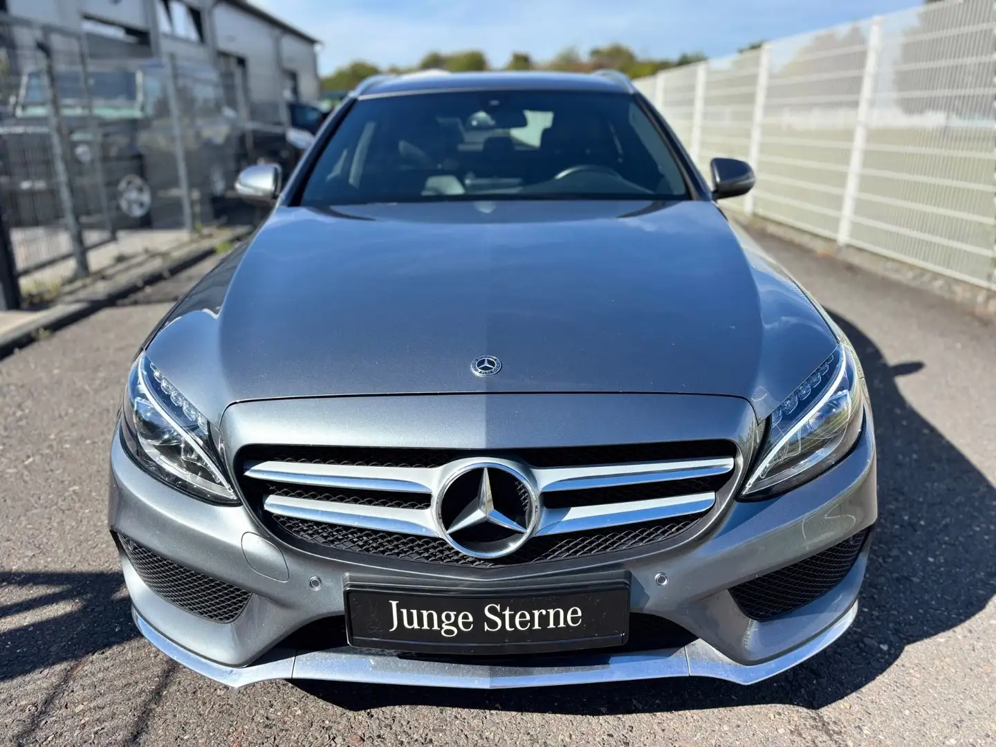 Mercedes-Benz C 160 C-160 AMG Automatik/Navi+Camera/Leder/AHK Grau - 2