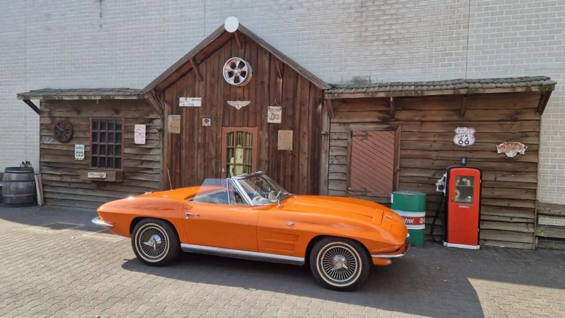 Chevrolet Corvette C2 Convertible Oranje - 1