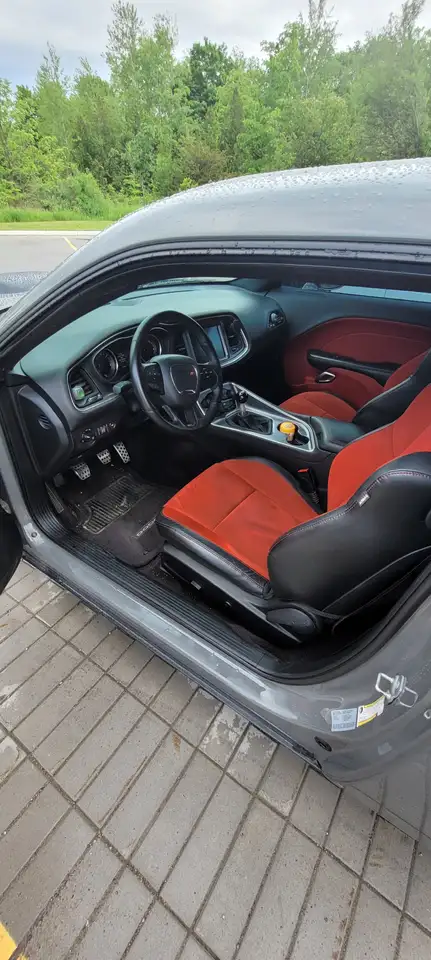 Dodge Challenger снимка Dodge Challenger