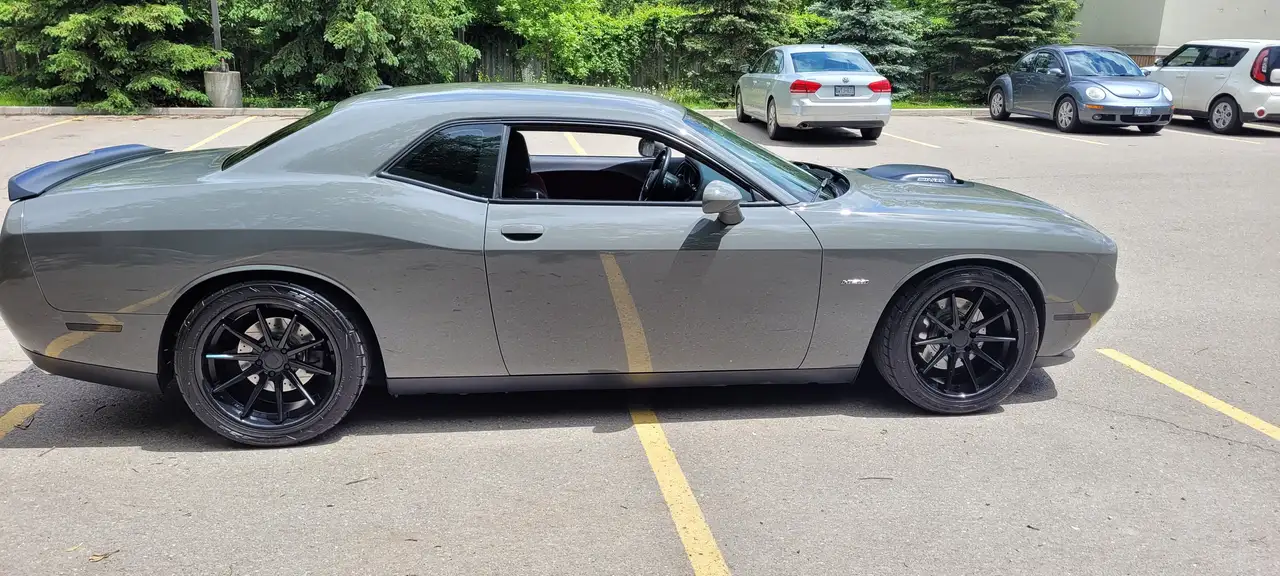 Dodge Challenger снимка Dodge Challenger