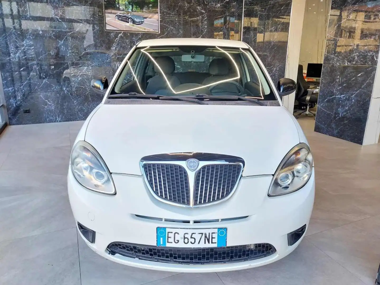 Lancia Ypsilon 1.2 69 CV ( Garanzia 12 mesi) Bianco - 1