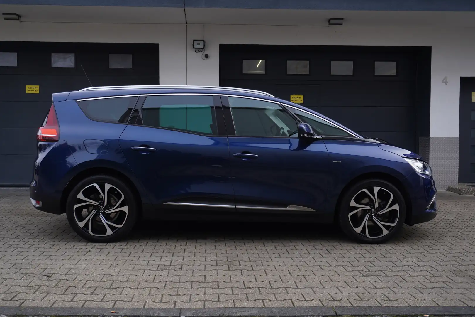 Renault Grand Scenic 1.7 dCi BOSE Edition EDC tLEDER+NAVI+KAMERA+7Sitze Blau - 2