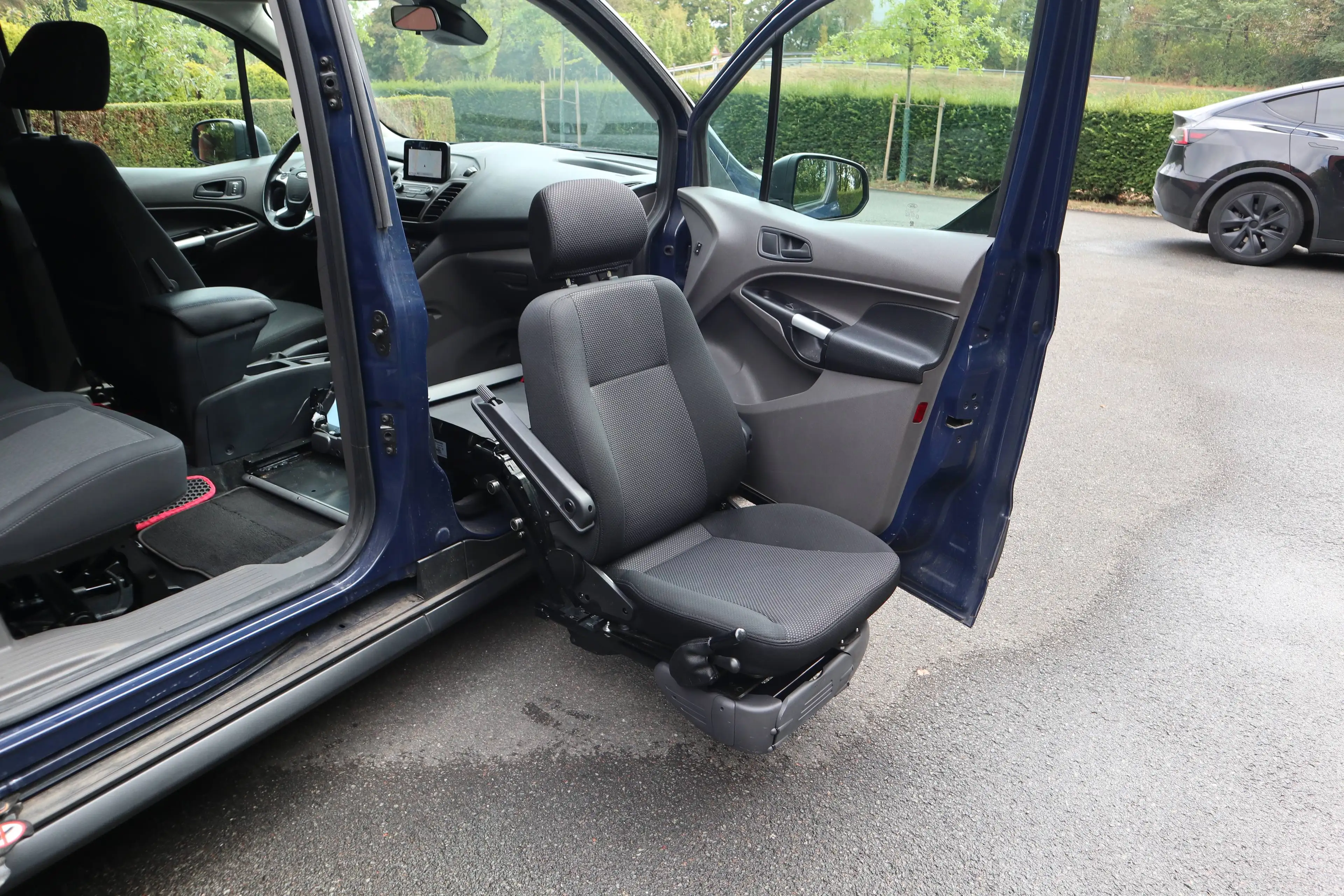 Ford Grand Tourneo 1,5 Automatik*elek. Drehsitz Turny EVO 2*Garantie* — photo 11
