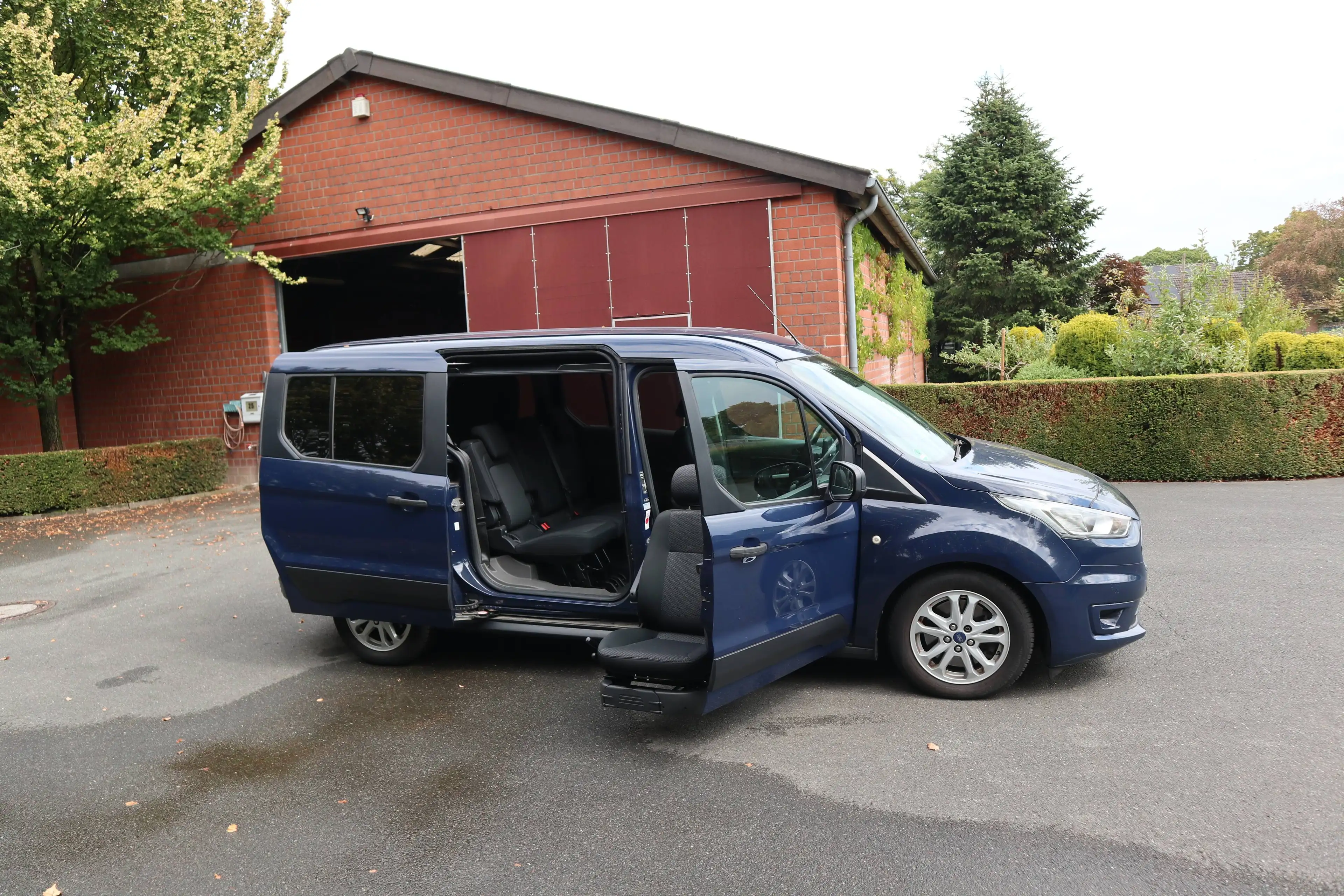 Ford Grand Tourneo 1,5 Automatik*elek. Drehsitz Turny EVO 2*Garantie* — photo 3