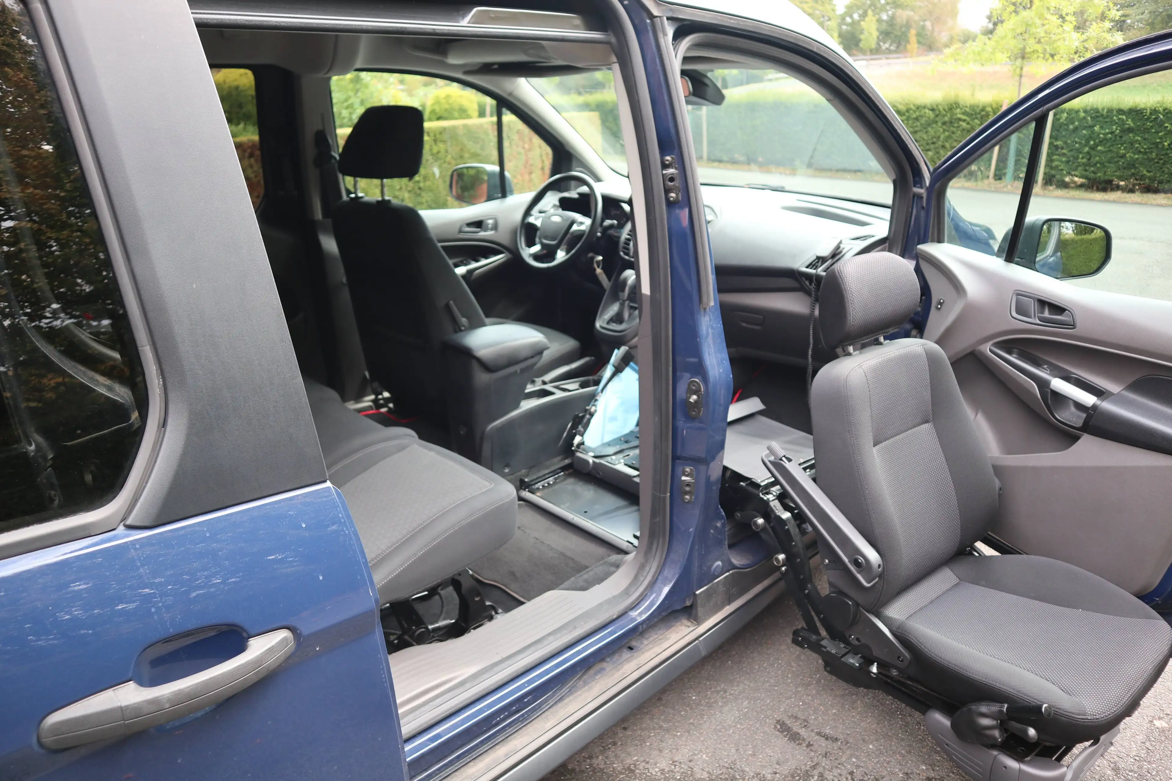 Ford Grand Tourneo 1,5 Automatik*elek. Drehsitz Turny EVO 2*Garantie* — photo 13