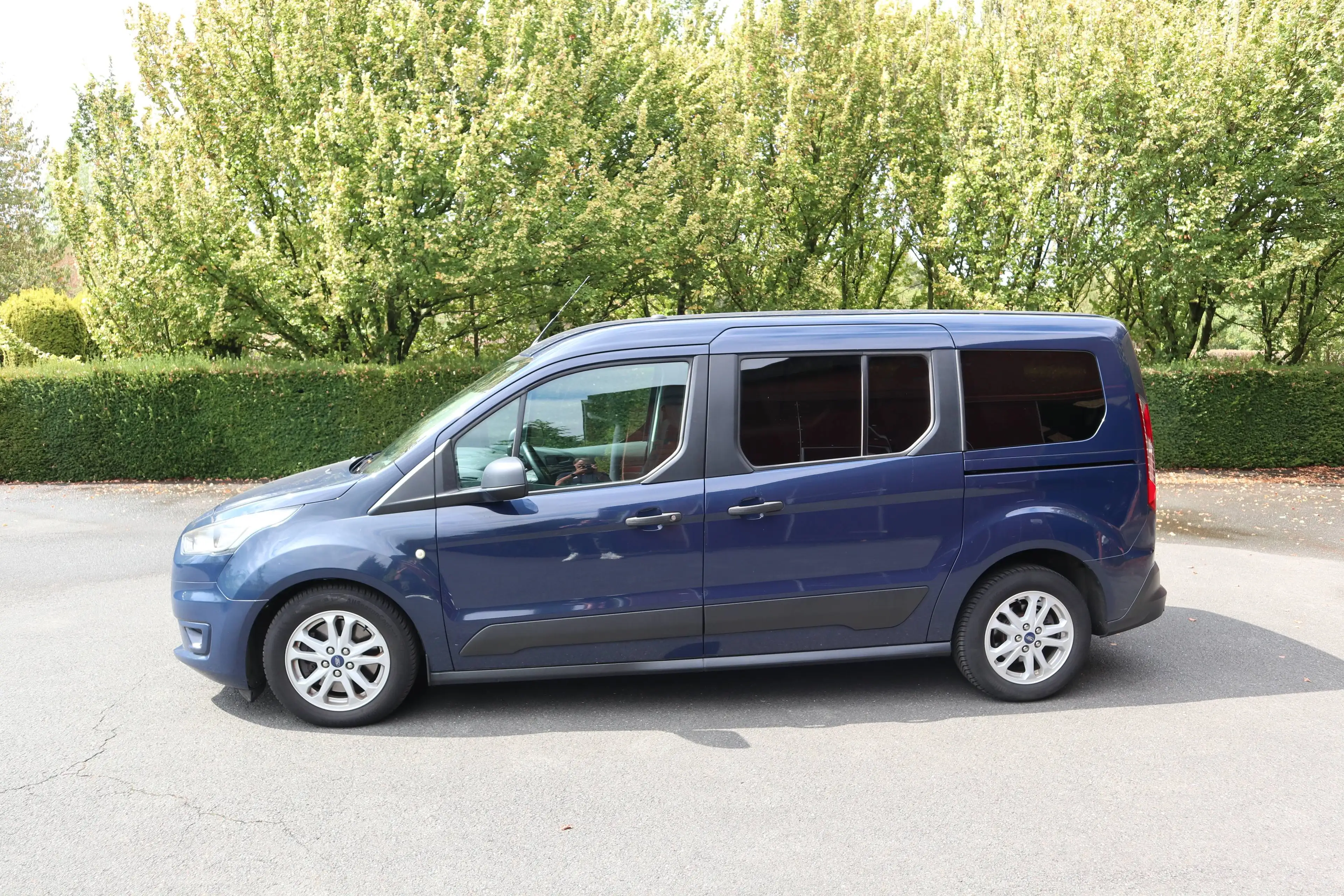Ford Grand Tourneo 1,5 Automatik*elek. Drehsitz Turny EVO 2*Garantie* — photo 4
