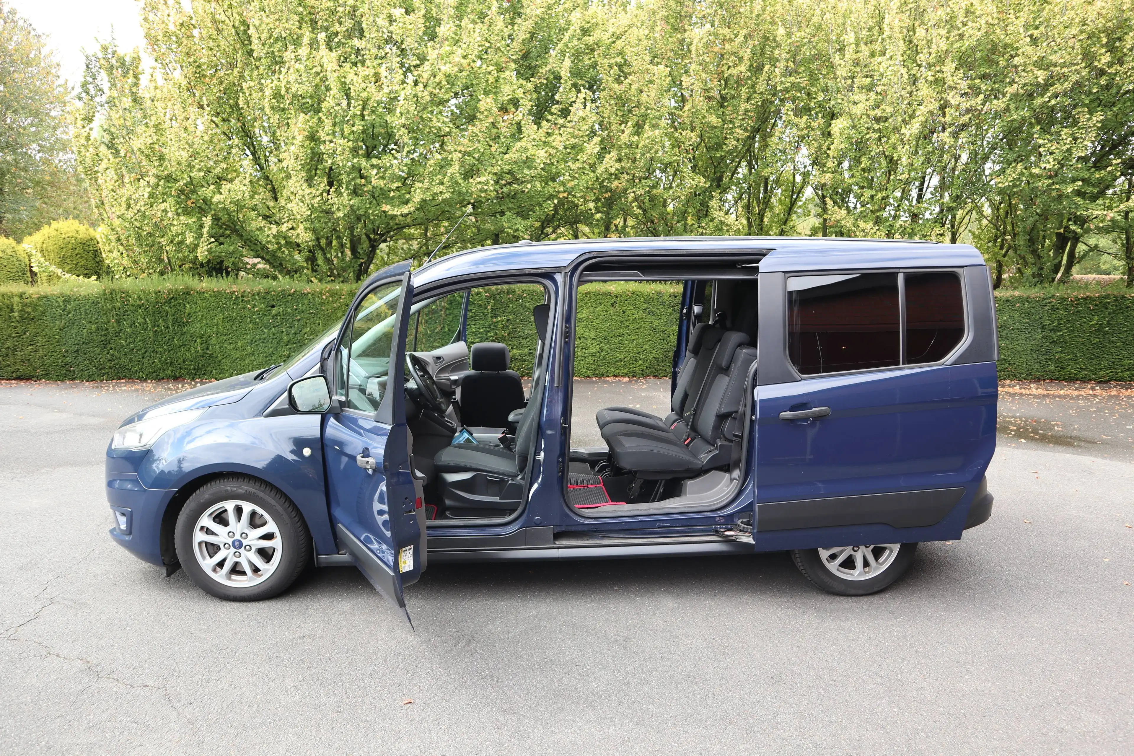 Ford Grand Tourneo 1,5 Automatik*elek. Drehsitz Turny EVO 2*Garantie* — photo 9