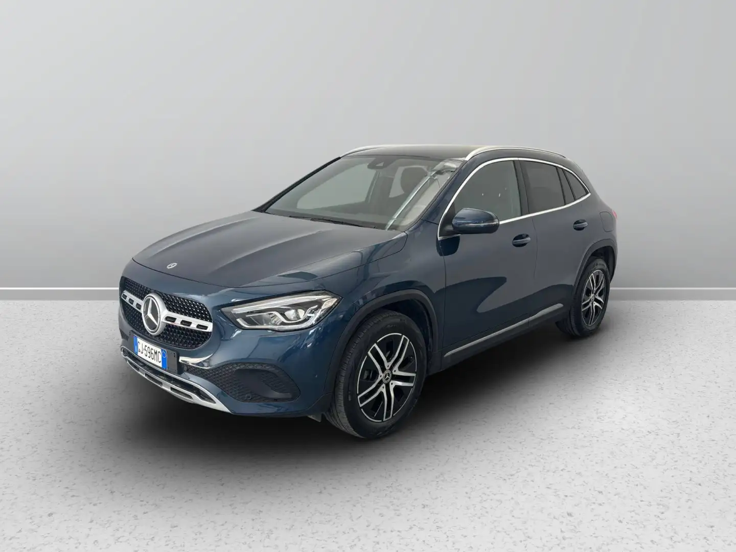 Mercedes-Benz GLA 180 180 d Sport Plus auto Blauw - 2