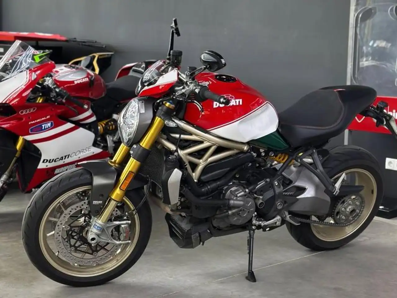Ducati Monster 1200