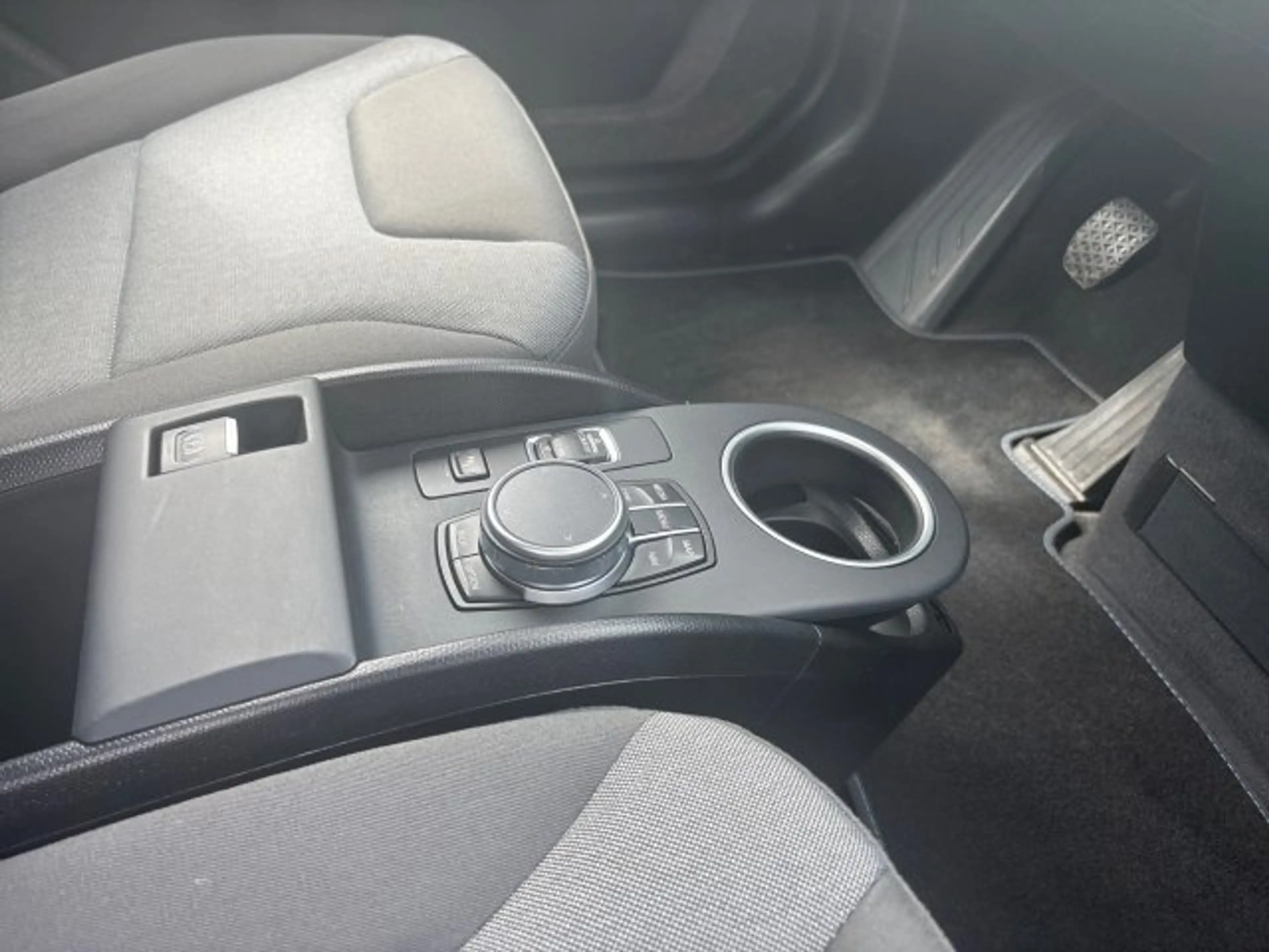 BMW i3 120AhA eDrive I01 Facelift (LCI) IB1 — photo 9