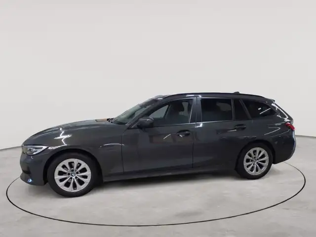 BMW 3 Series view 6