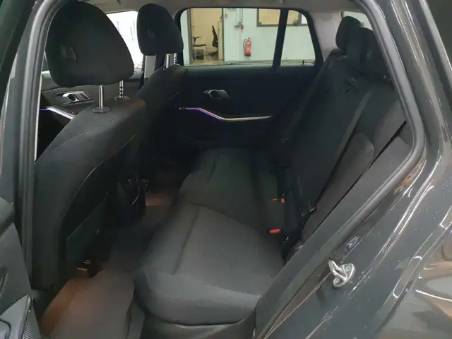 BMW 3 Series view 13