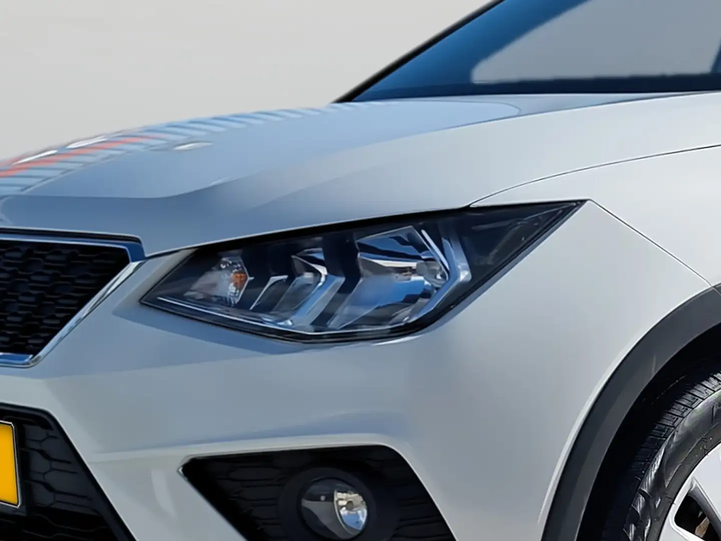 SEAT Arona 1.0 TSI 81kW (110CV) Style Go2 Weiß - 2