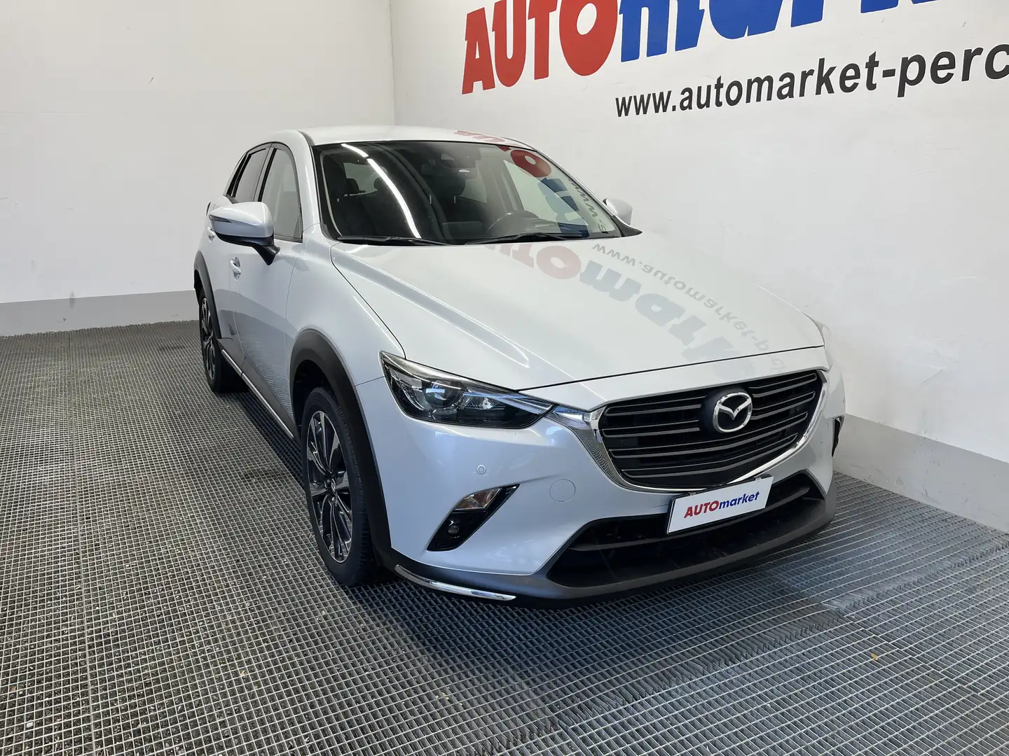 Mazda CX-3 1.8 Exceed i-Activsense  2wd 115cv auto Bianco - 2