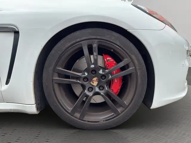 Porsche Panamera view 7