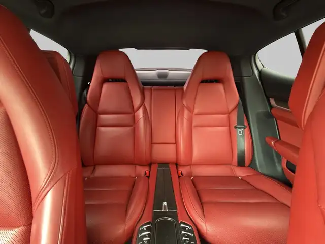 Porsche Panamera view 12