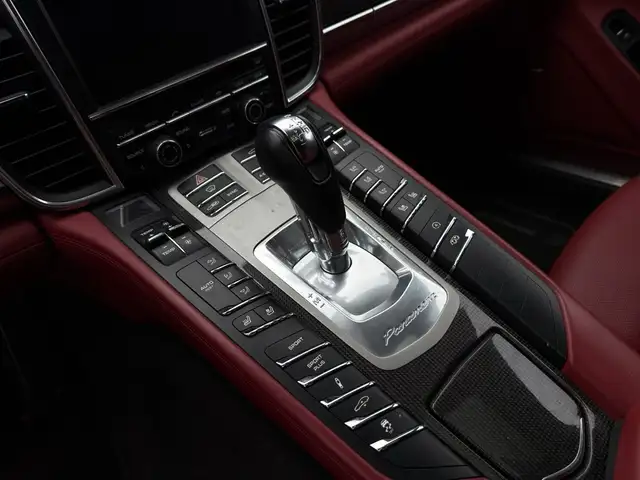 Porsche Panamera view 10