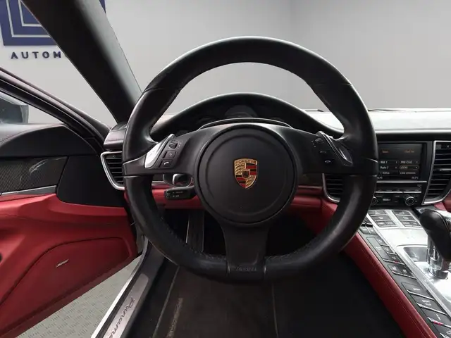 Porsche Panamera view 13
