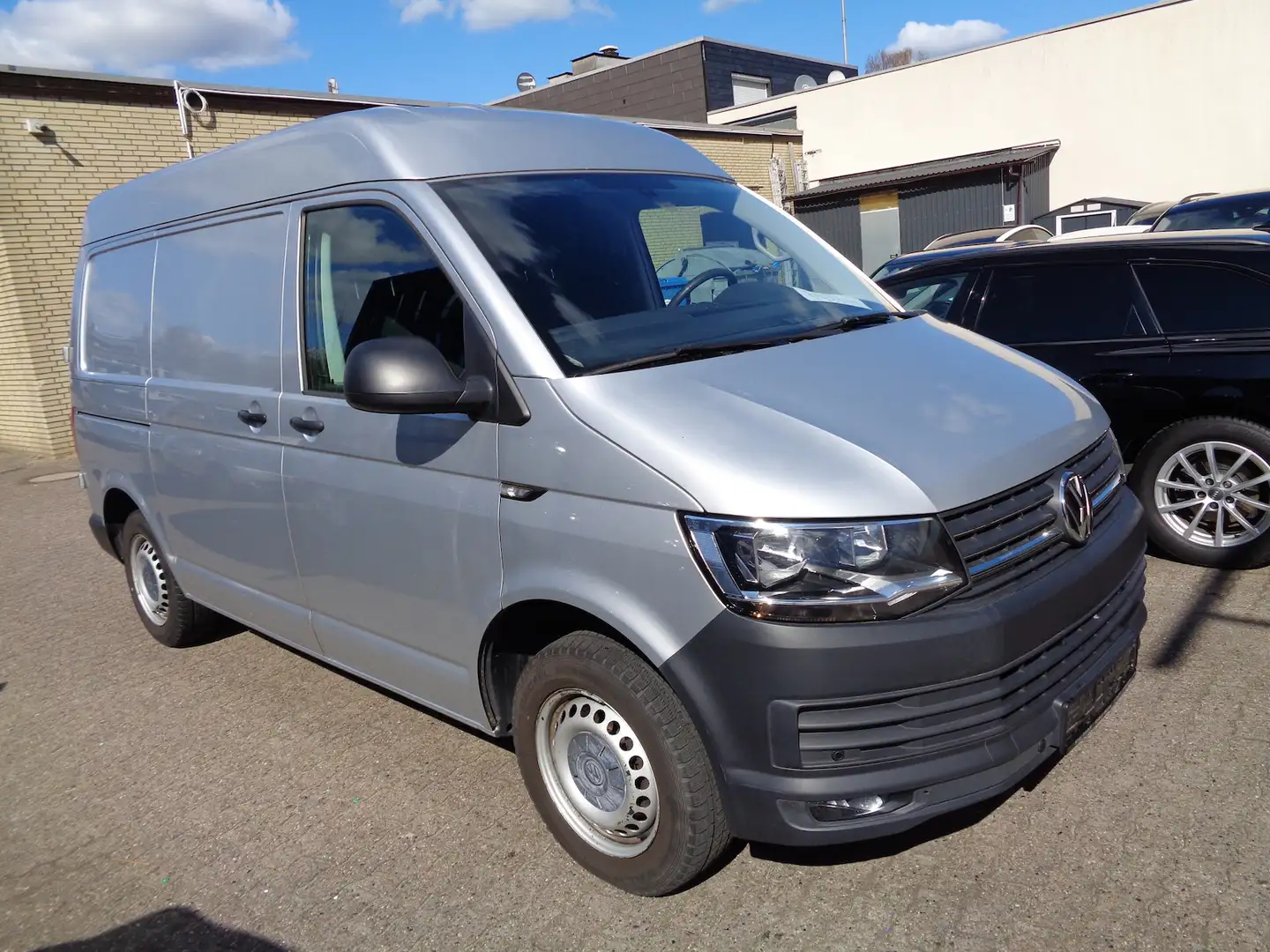 Volkswagen T6 Transporter 2.0 TDI Kasten Mittelhochdach Silber - 1