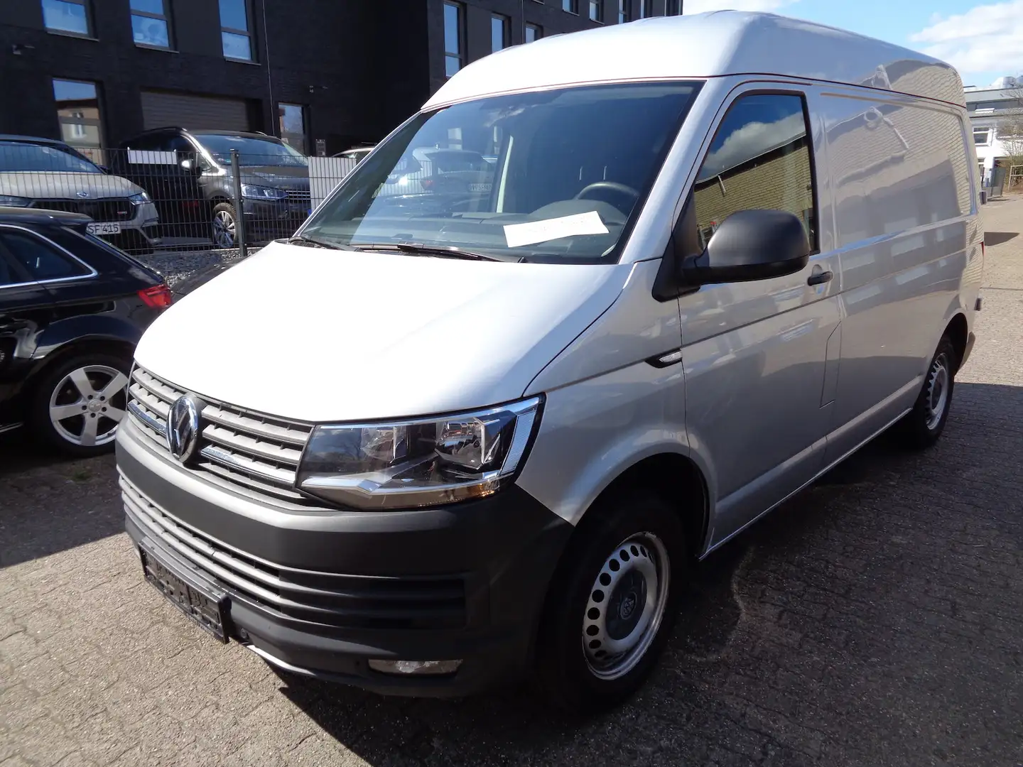 Volkswagen T6 Transporter 2.0 TDI Kasten Mittelhochdach Silber - 2