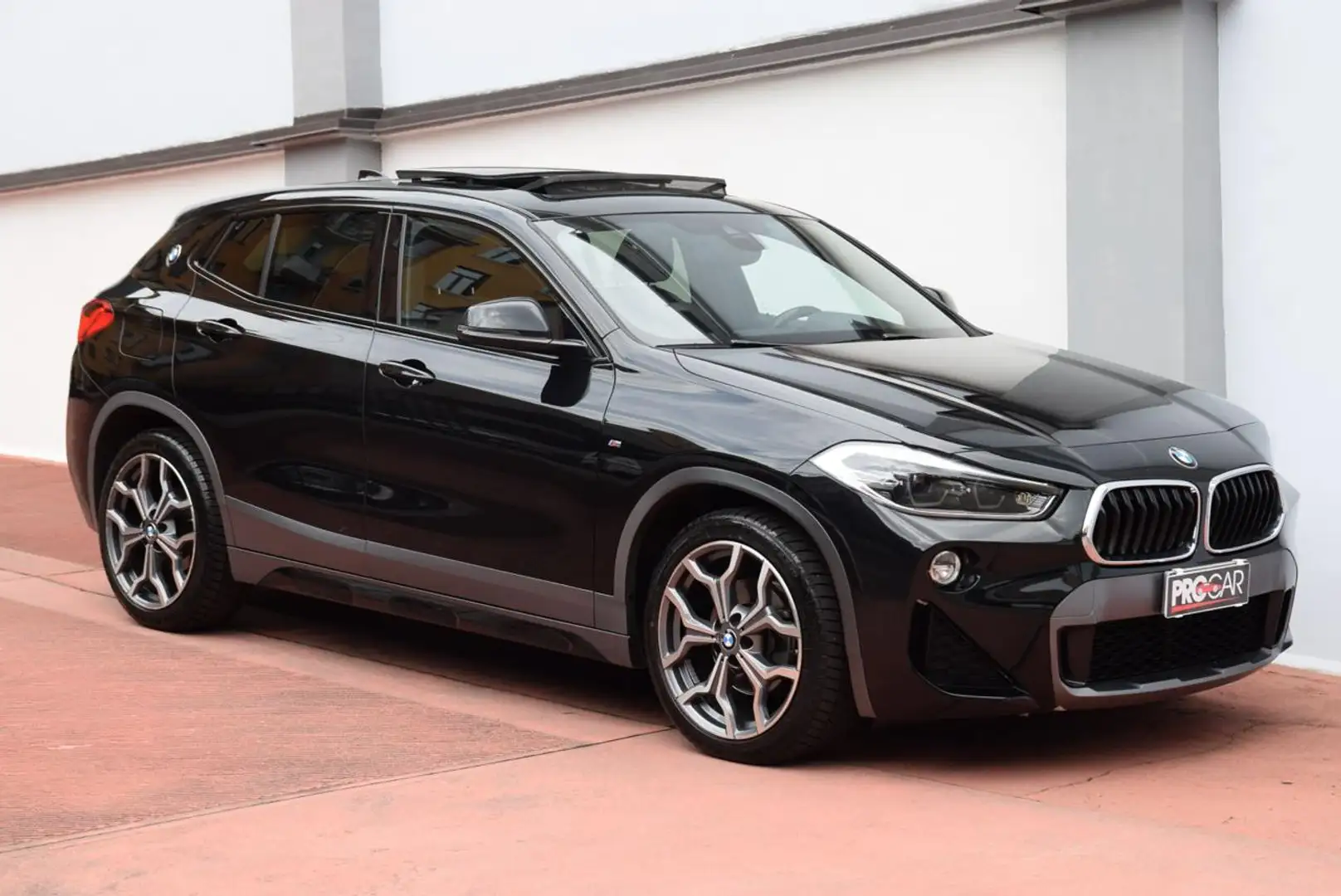 BMW X2 sDrive18d Msport-X (Tetto/Headup/Alcantara) FULL Noir - 1