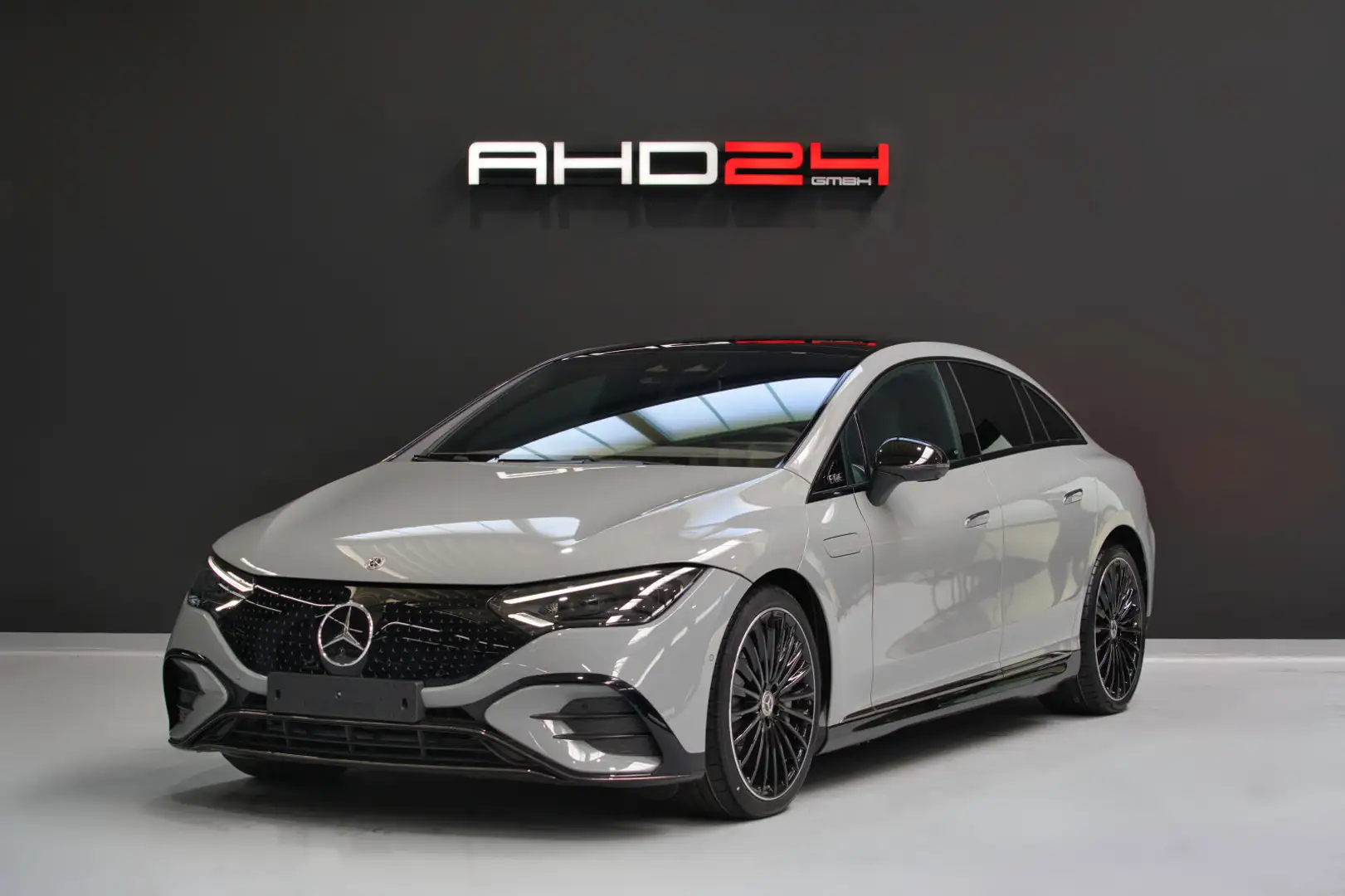 Mercedes-Benz EQE 350 EQE 350 4MATIC AMG Line *AIRMATIC* Navi/Klima Gris - 1