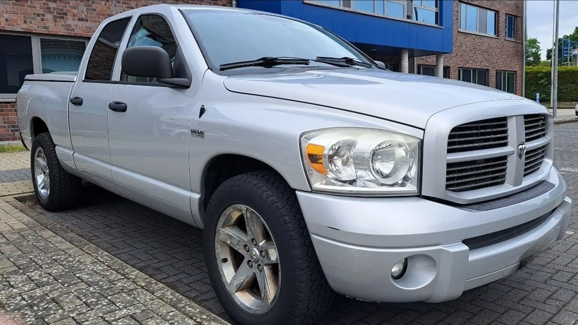 Dodge RAM - 1