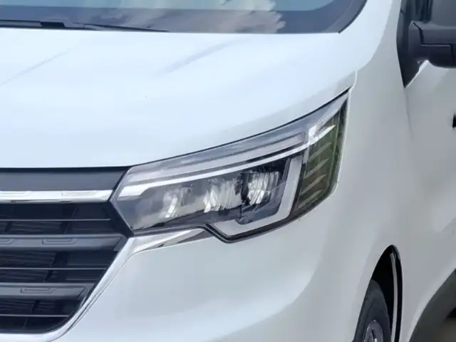 Renault Trafic view 5