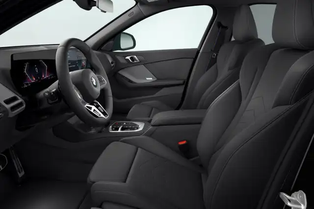 BMW 1 Series view 4