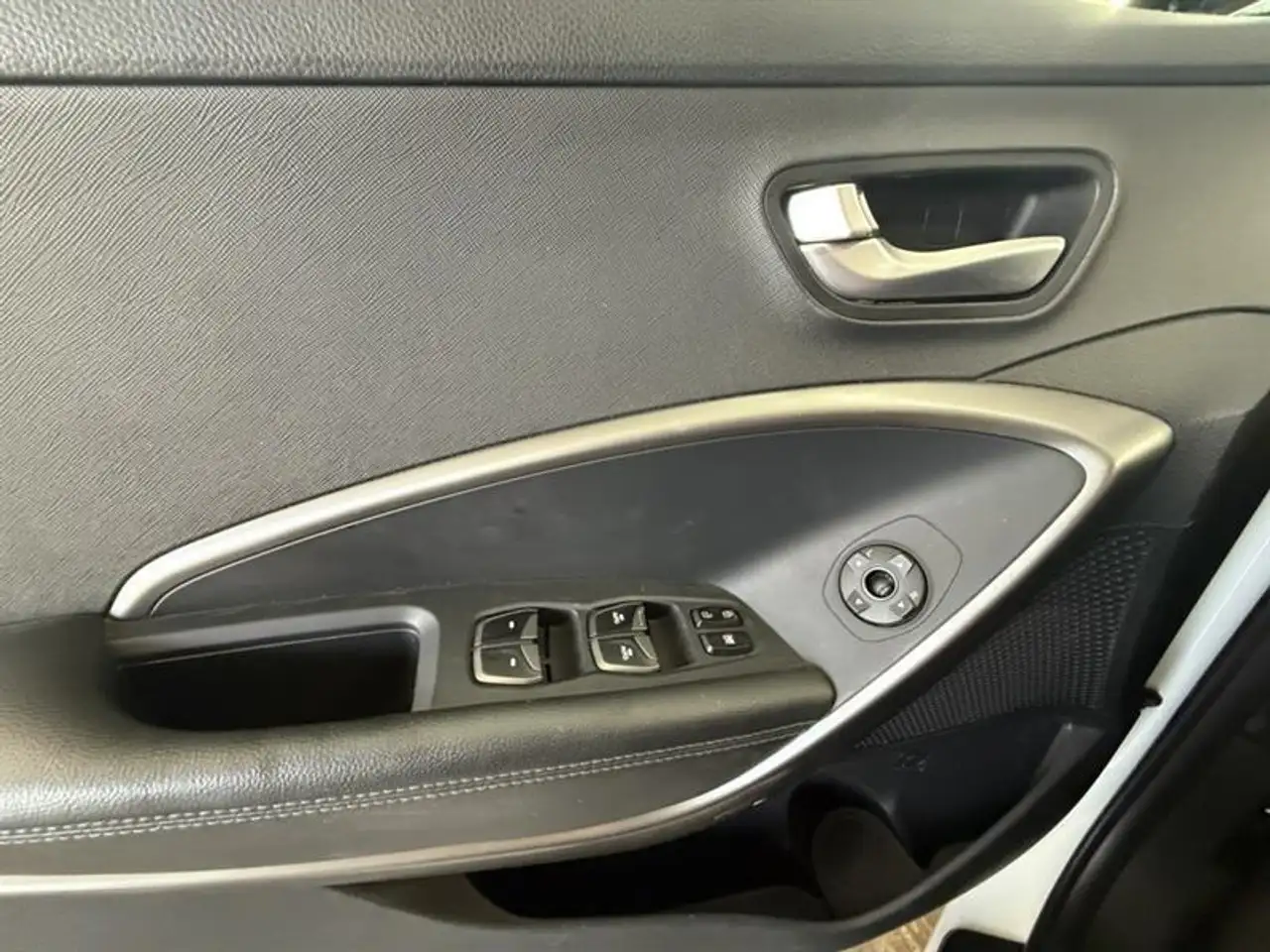 Hyundai SANTA FE снимка Hyundai SANTA FE