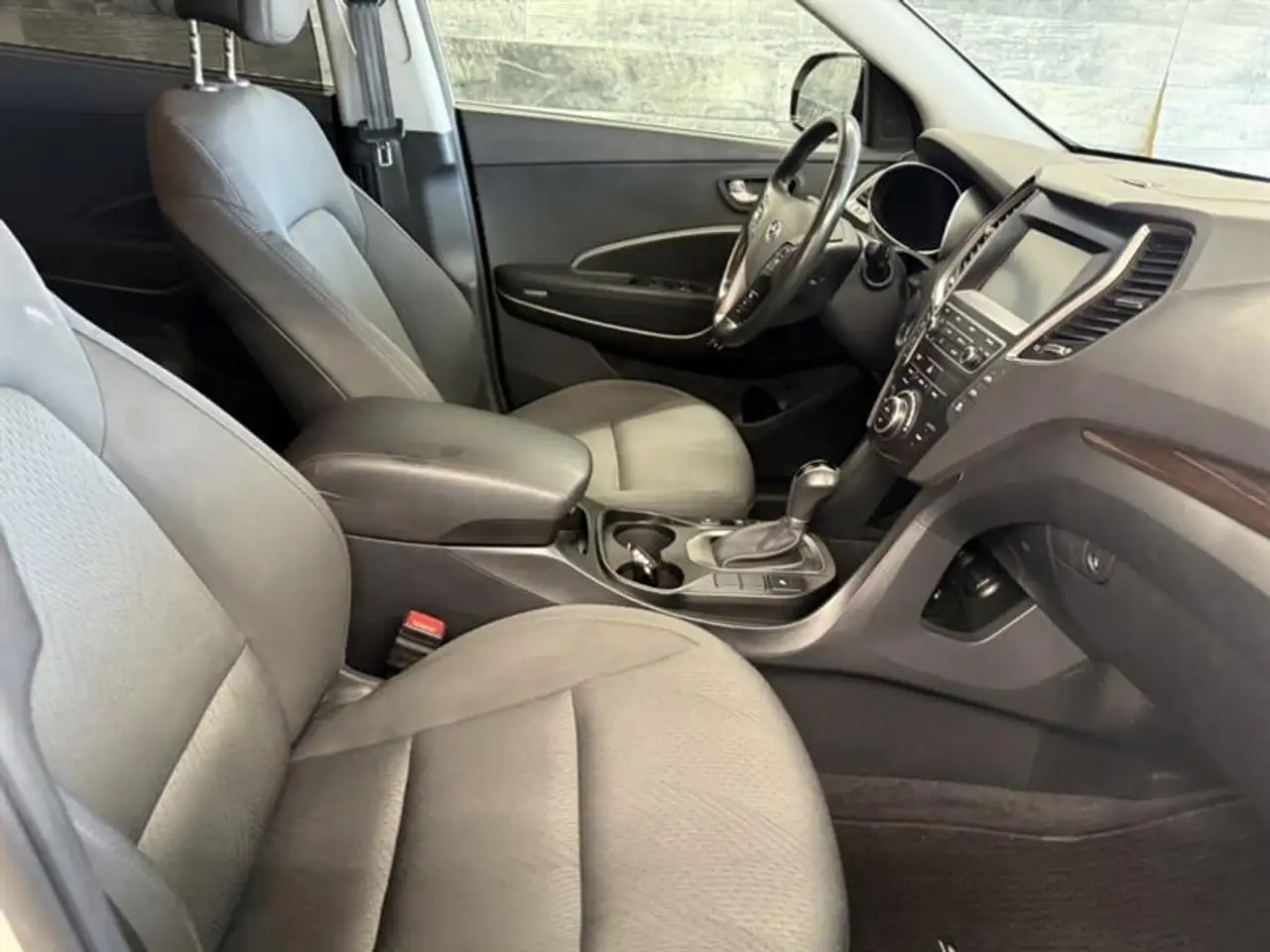 Hyundai SANTA FE снимка Hyundai SANTA FE